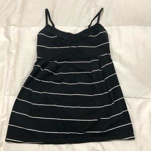 EUC lululemon tank size 6
